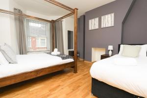 Charming Apartments Luxury Retreat - Short Drive to city centre - 2 mins walk to Anfield stadium - easy parking