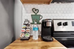 BOHO BUNGALOW - STEPS FROM HISTORIC DOWNTOWN APEX