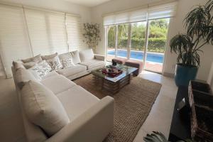 Laguna Oasis with Private Pool - 4 Bedrooms - 7 Beds - Next to Community Pool with Water Slide
