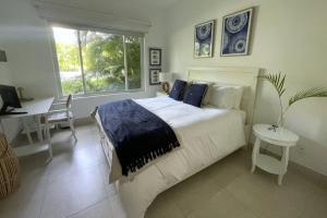 Laguna Oasis with Private Pool - 4 Bedrooms - 7 Beds - Next to Community Pool with Water Slide