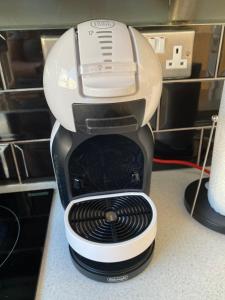 Deluxe City Centre Studio Apartment with Balcony & City Views - FREE WIFI NETFLIX, GYM ACCESS - WESTONE