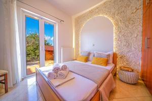 Private Villa in Chania with Pool & Hot Tub