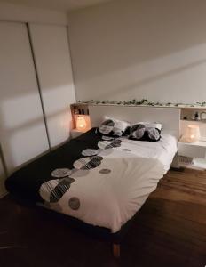 T2 Cosy autonome h24 Parking privé attenant TV 165cm Netflix wi-fi au Rez-de-chaussée