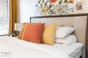 Chic 3BR Modern Home - Wi-Fi - Netflix - Sleeps 8!