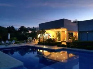 Casa Tótem inmersión inolvidable en la naturaleza - Tocaima