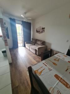 Apartamento na Praia Martim de Sá com linda vista