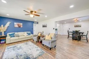 Visalia Vacation Rental with Yard 1 Mi to Downtown - 图莱里