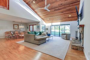 Beautiful Hobe Sound Retreat, 3 Mi to Beach!