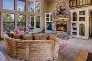 Torreon Family Cabin, Large Decks & Open Floorplan - شو لو