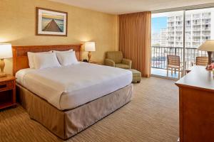 Room with City View room in Waikiki Resort Hotel