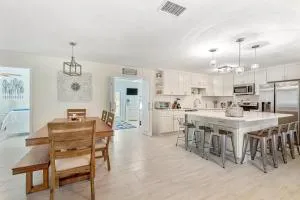 Bikes, Yard and Fire Pit at Upscale Lecanto Home! - 因弗尼斯