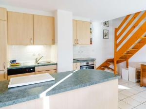 **Villa 4 pièces pour 7 avec piscine, proche plage, Gruissan** - FR-1-409-90