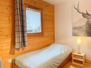 Appartement T3 avec balcon et grande terrasse, proche centre et ski-bus, parking inclus - FR-1-624-149