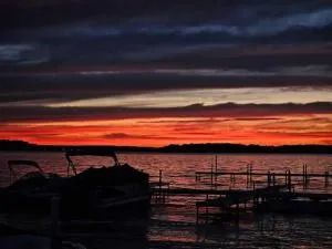 Chain O' Lakes Beach Penthouse with Lake Access - 格尼