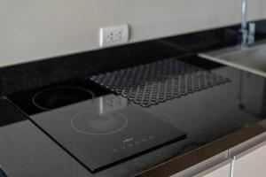 Modern Condo in Nimman (F709) by Pimolplace