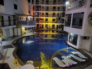 Sheryll Escapes - Kandi comfortable studio with fast WiFi & free housekeeping