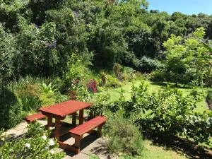 Loeriewood Garden Apartment, Hunters Home - Knysna