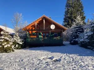 Camping-Chalets La Favière - 马尔比伊松