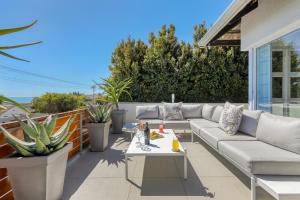 Camps Bay Deluxe - Luxury Home With Pool, Ocean & Mountain Views