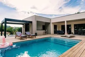 VILLA ***** PISCINE CHAUFFÉE, JACCUZI, PÉTANQUE - Sainte-Colombe-en-Bruilhois