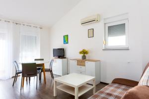 Loren - Mali - Second Floor