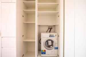 Financial District studio w WD gym elevator NYC-1359