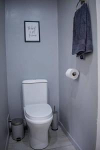 2 Bedroom Apartment with Modern Finishes Hill Tud Stays