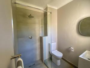 Sundrenched 2 bed 2 bath apartment + sea views