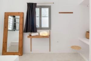 Windmill House with private pool and breathtaking views