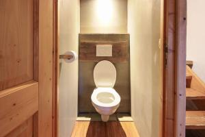 Chalets Chalet of the 5 Chardons ski-in ski-out : photos des chambres