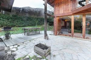 Chalet of the 5 Chardons ski-in ski-out