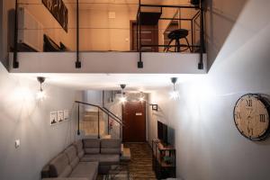 Dream Aparts - Lofty Scheiblera