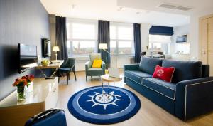 Suite with City View room in Marina Club Hotel Old Town
