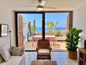 Apartamento con Piscina caliente, mar, wifi pro, barbacoa gas