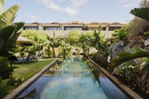 Casa junto al mar, golf, piscina y piscina relax