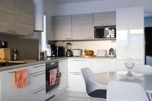 Modern semi-detached house with wonderful location!