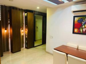 Urban Oasis: Stylish Retreat