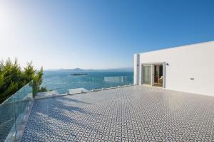 BEACH FRONT SUPER VİLLA Boss 2