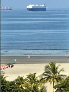 2 quartos- Estanconfor AC sacada fechada garagem com arrumação diária