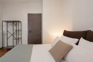 Prime 3-BR Exarcheia Abode