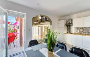 3 Bedroom Nice Home In Privlaka