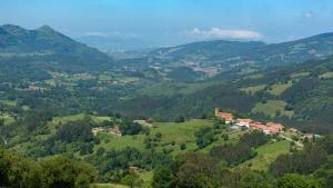 Conjunto Rural la Tejedora. Albergue y estudios familiares.