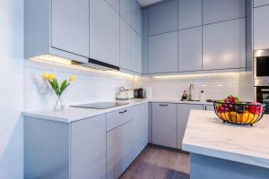 New! Stylish City-Centre Flat wparking, Sleeps 4!