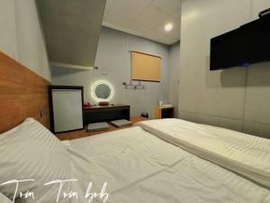 Phòng Standard giường đôi (Standard Double Room)