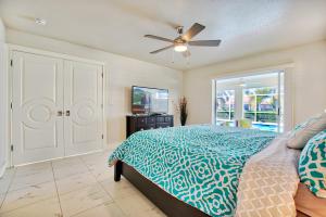 VILLA FOUR PALMS - 3 BEDS - 2 BATHS - 6 GUESTS - GULF ACCESS & POOL - INCL.10% OFF BOAT RENTAL