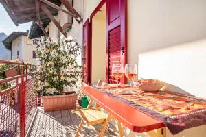 Balconi Rossi Borgo Valsugana - Borgo