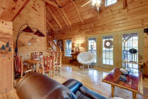 Riverfront Blue Ridge Cabin with Private Hot Tub