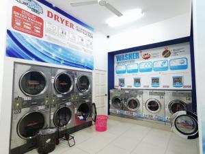 Twin Galaxy Newly Renovated and Cozy 2Bedroom Free CarPark WiFi Netflix
