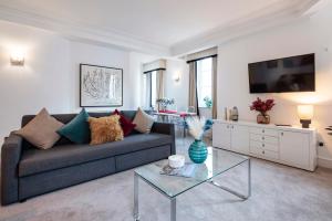 Welcome London - Trafalgar Square