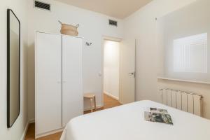 Rafael Apartment by Olala Homes